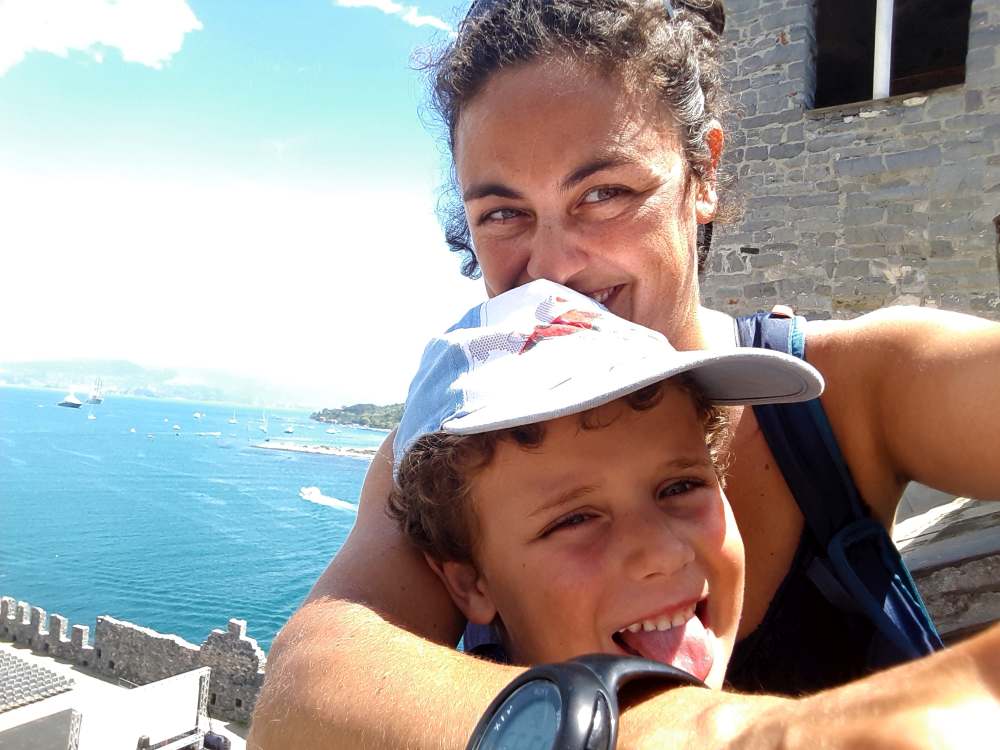 Gabriella e Nicolo avventure in barca a vela con bambini